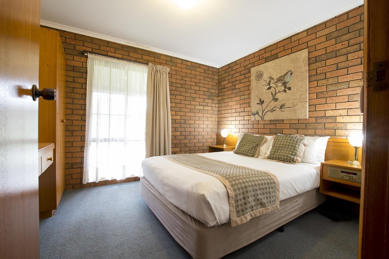 Sportslander Motor Inn Moama Exterior photo